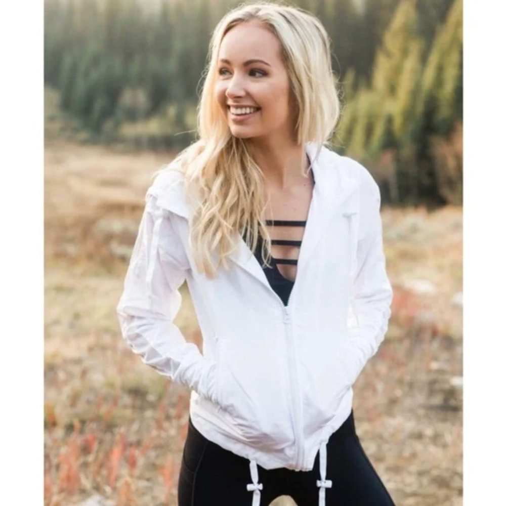 Zyia Leopard Animal Print Full Zip Windbreaker Bomber Jacket in White Size Small